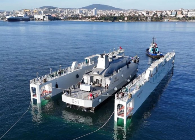 Aziz Yıldırım sözünü tuttu, ilk gemi suya indirildi