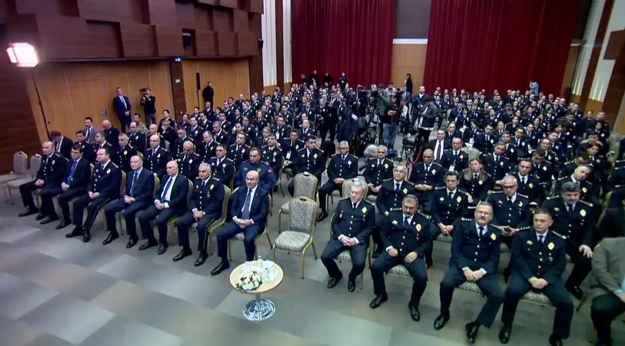 Bakan Yerlikaya: Emniyet personelimize zorunlu 2\'nci şark tebligatı yapılmayacak