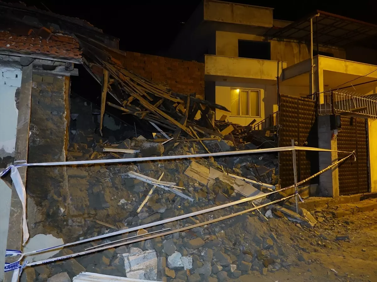 Edremit\'te Metruk Bina Çöktü