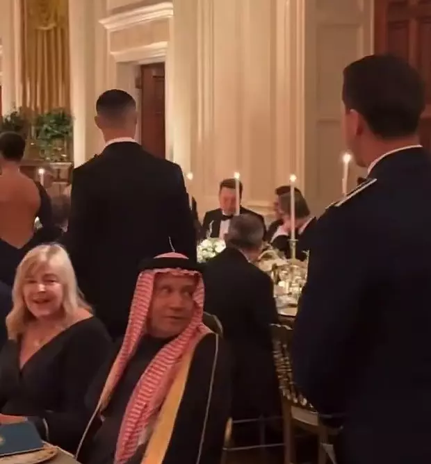 Beyaz Saray'da Ronaldo'ya sevgilisi eşlik etti: Tercih ettiği elbise göz kamaştırdı