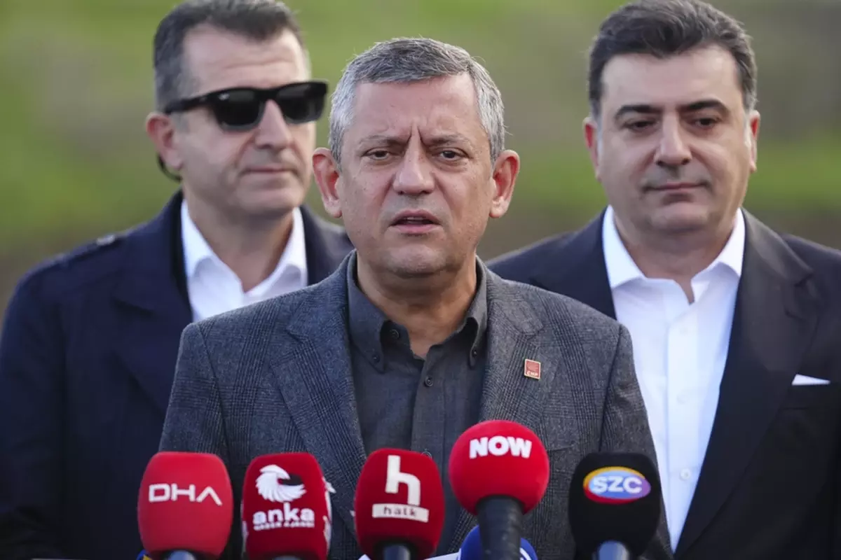 CHP İmralı\'ya gidecek mi? Bahçeli\'nin sözleri Özgür Özel\'e soruldu