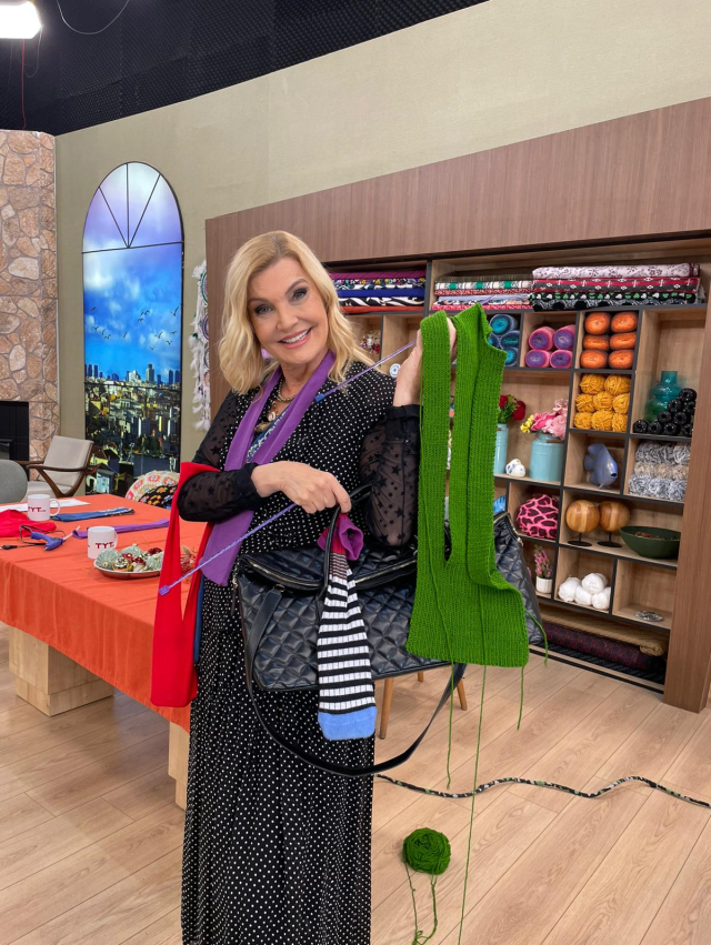 Derya Baykal yine yaptı yapacağını