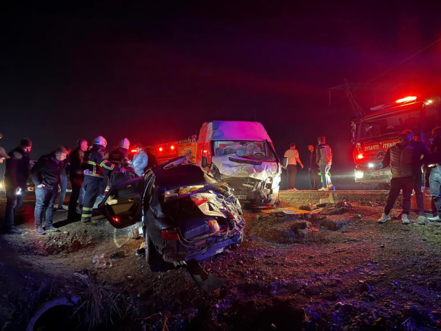 Diyarbakır'da zincirleme kaza: 3 ölü, 7 yaralı