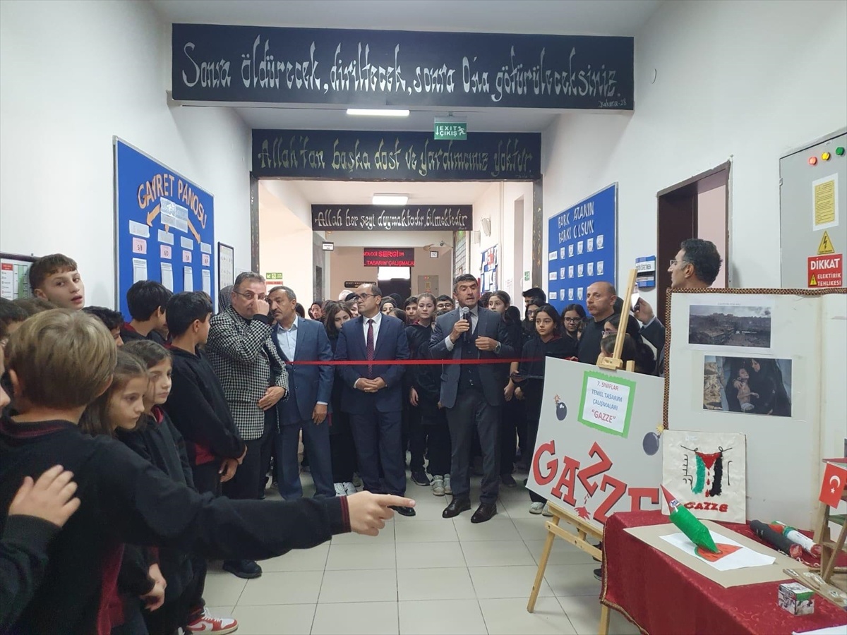 Öğrencilerden Gazze\'ye Dikkat Çekici Sergi