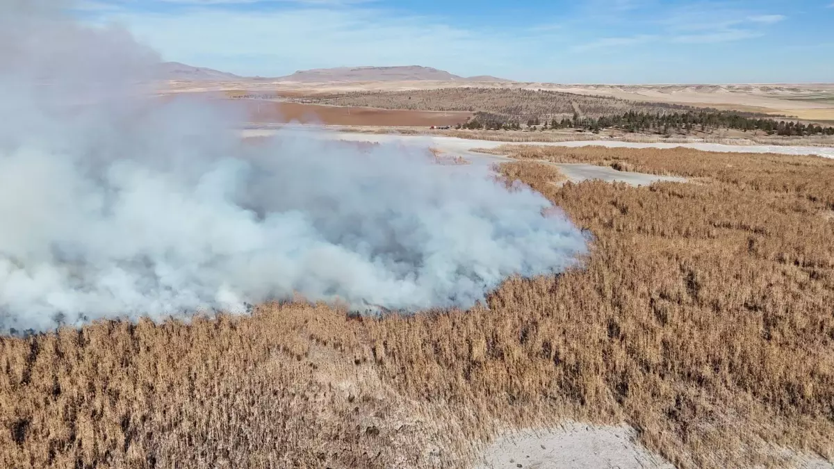 Gök Gölü\'nde Yangın Sürekli Devam Ediyor