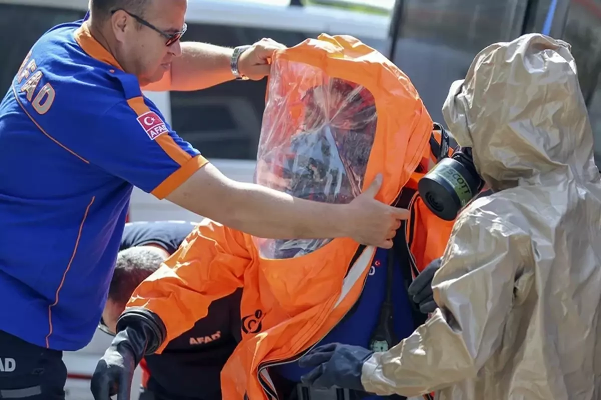 Marmara Denizi\'nde gemide zehirlenme: 1 mürettebat hayatını kaybetti