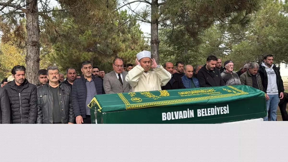 Bu görüntüye yürek dayanmaz! Servet Böcek eşi ve çocuklarının yanına defnedildi