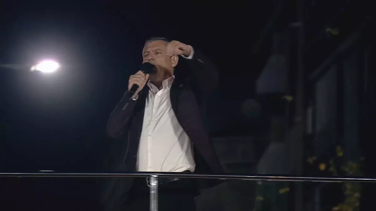 Özgür Özel Sultangazi\'de konuştu