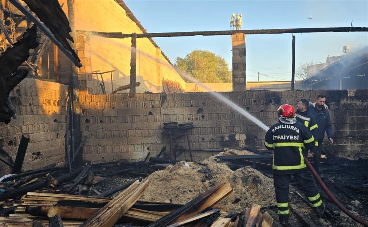 Şanlıurfa\'da Marangoz Atölyesinde Yangın