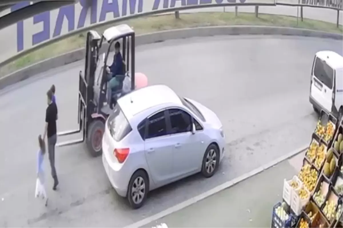 Mersin\'de Forklift Kazası: Baba ve 2 Çocuk Yaralandı