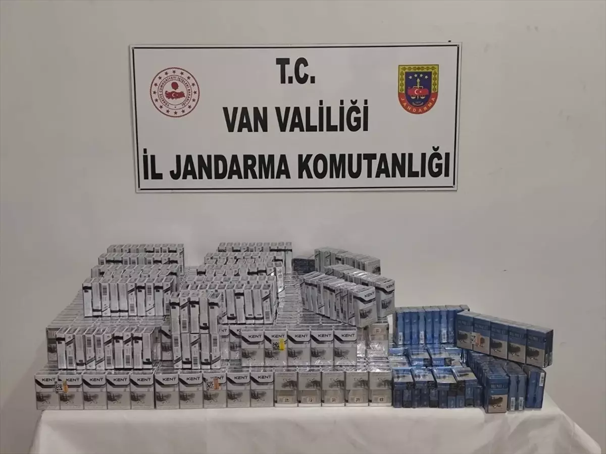 İpekyolu\'nda 2 bin 16 paket kaçak sigara ele geçirildi