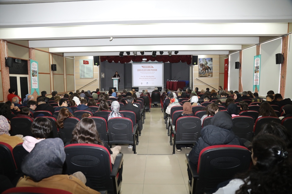 Dünya Felsefe Günü Etkinliği Çubuk\'ta