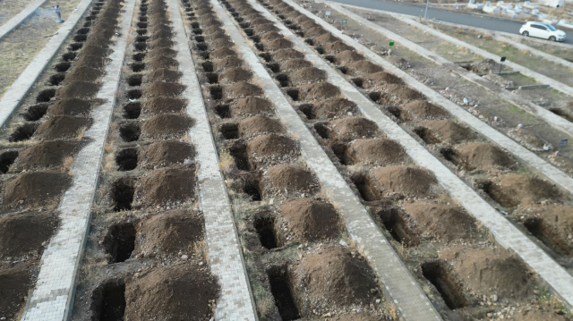 Dikkat çeken hazırlık! Apar topar 500 mezar hazırlandı Dikkat çeken hazırlık! Apar topar 500 mezar hazırlandı