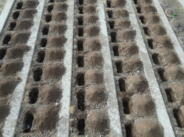 Dikkat çeken hazırlık! Apar topar 500 mezar hazırlandı Dikkat çeken hazırlık! Apar topar 500 mezar hazırlandı