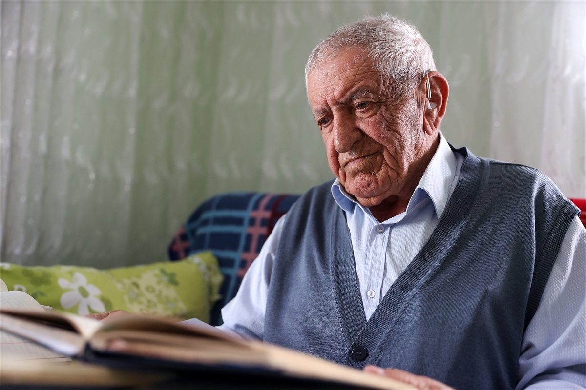 Şiirleriyle Yaşayan Edip Önal
