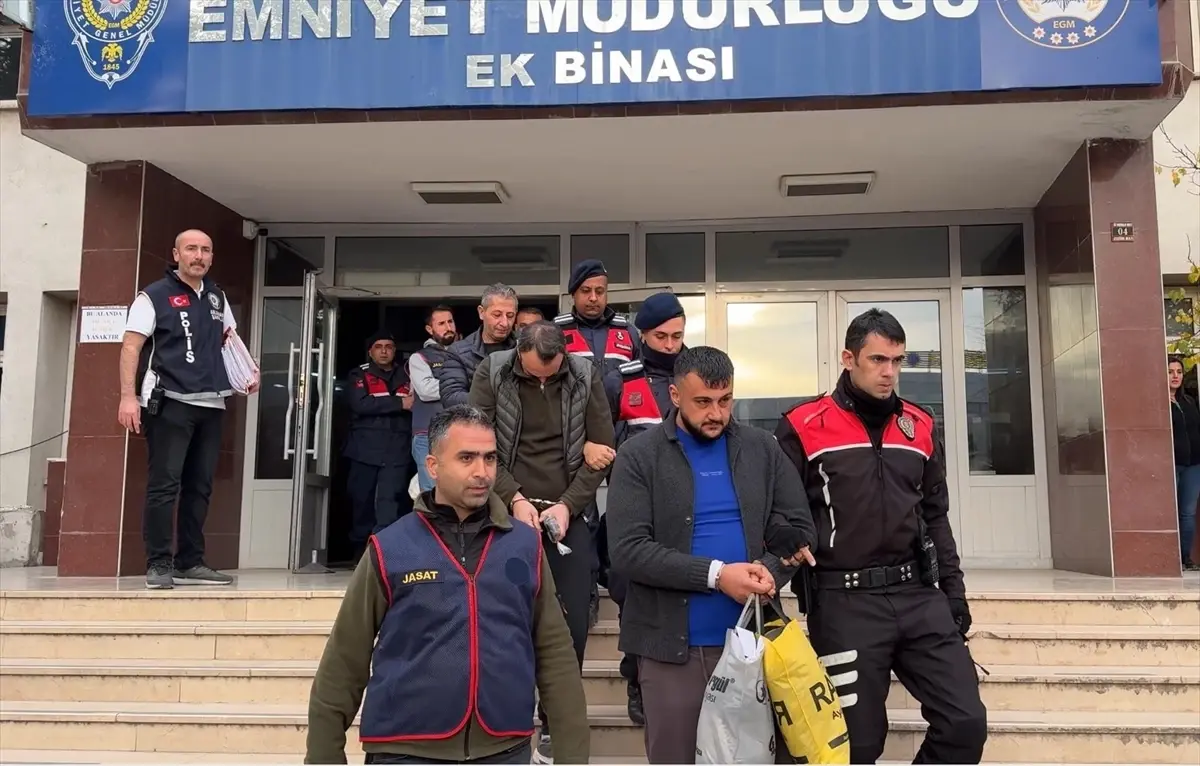 Kırıkkale\'de Eş Zamanlı Operasyon: 15 Hükümlü Yakalandı