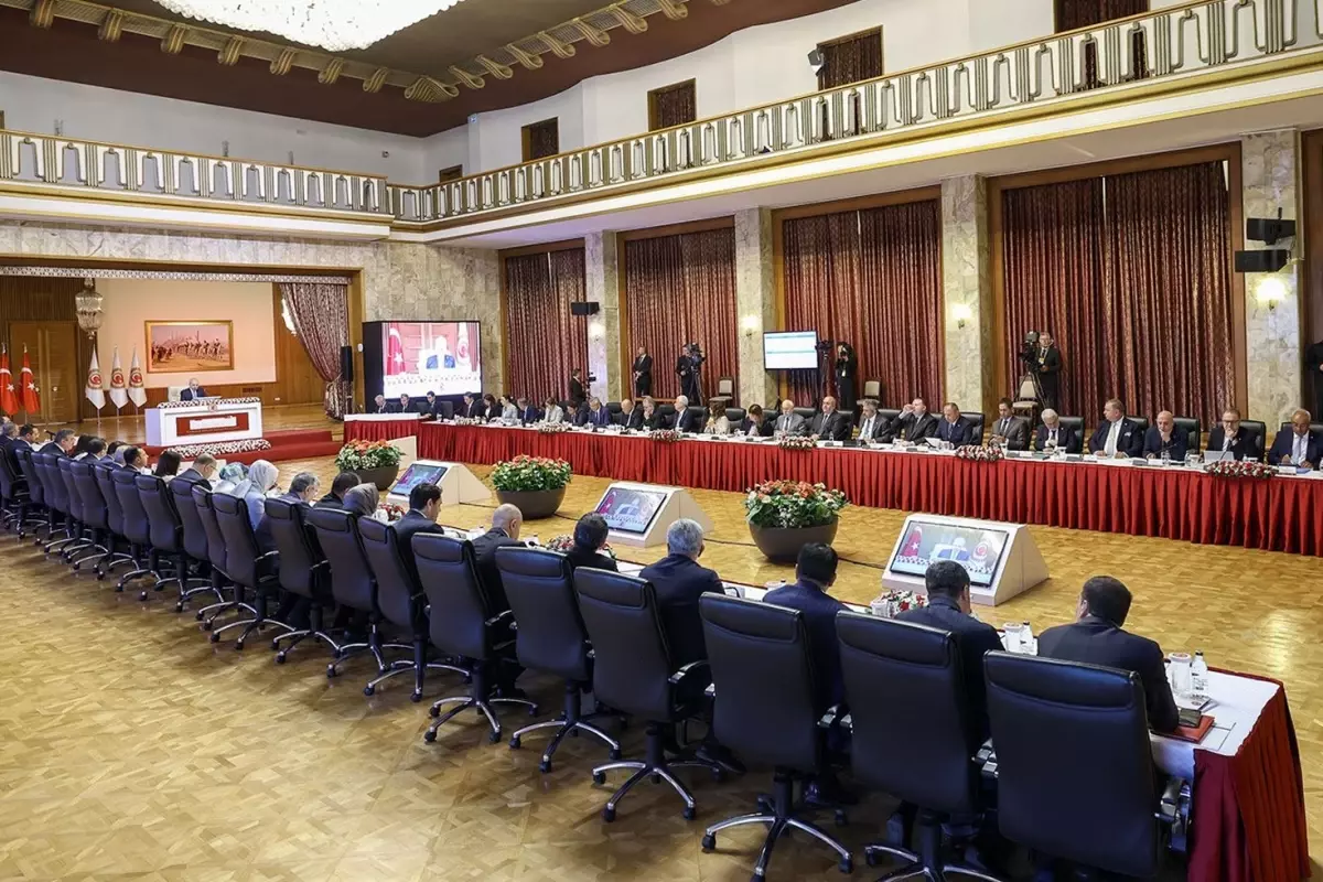 Komisyon İmralı\'ya gidecek mi? AK Parti ile MHP arasında görüşme