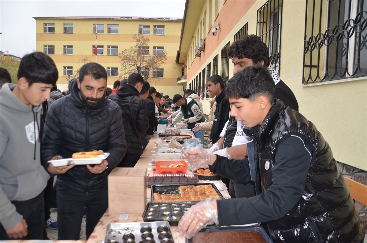 Muş\'ta Gazze İçin Kermes Düzenlendi