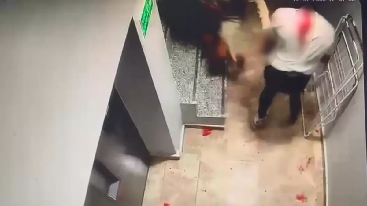 Karısını oğlunun arkadaşıyla otelde basan adam dehşet saçtı