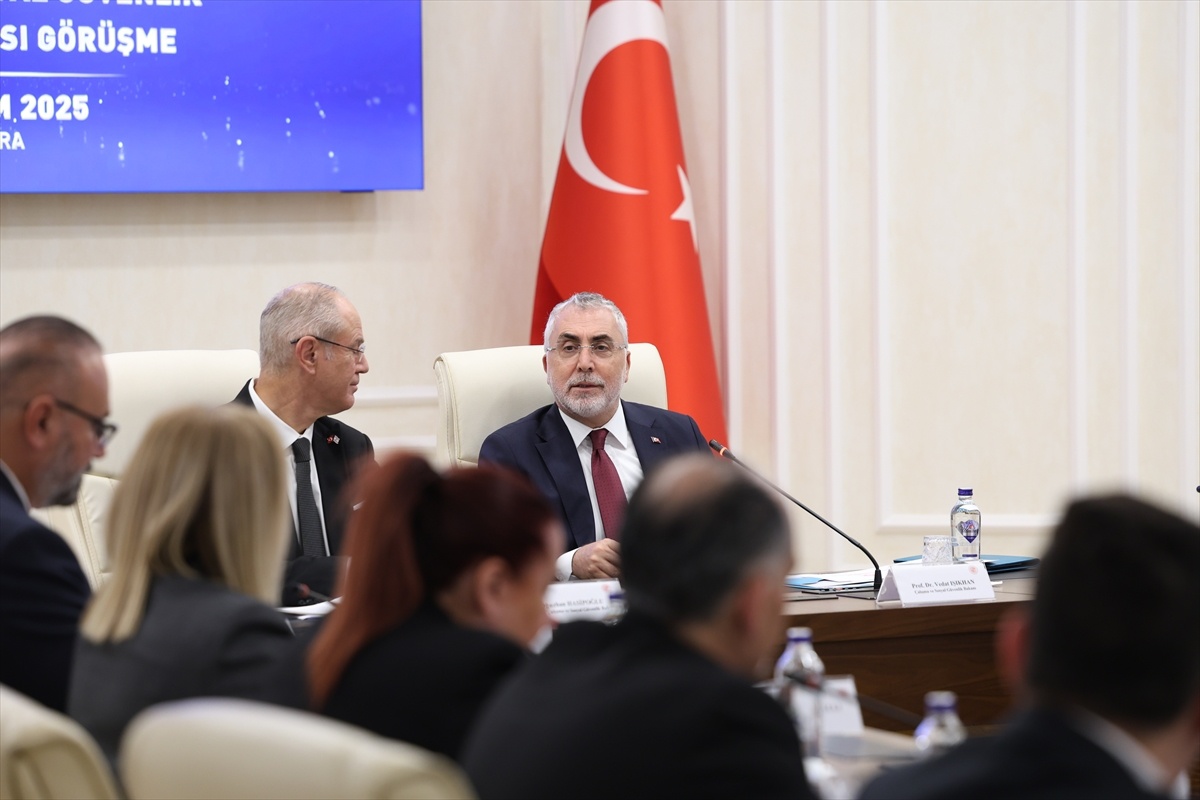 Türkiye ve KKTC Çalışma ve Sosyal Güvenlik Bakanlıkları arasında işbirliği anlaşması imzalandı