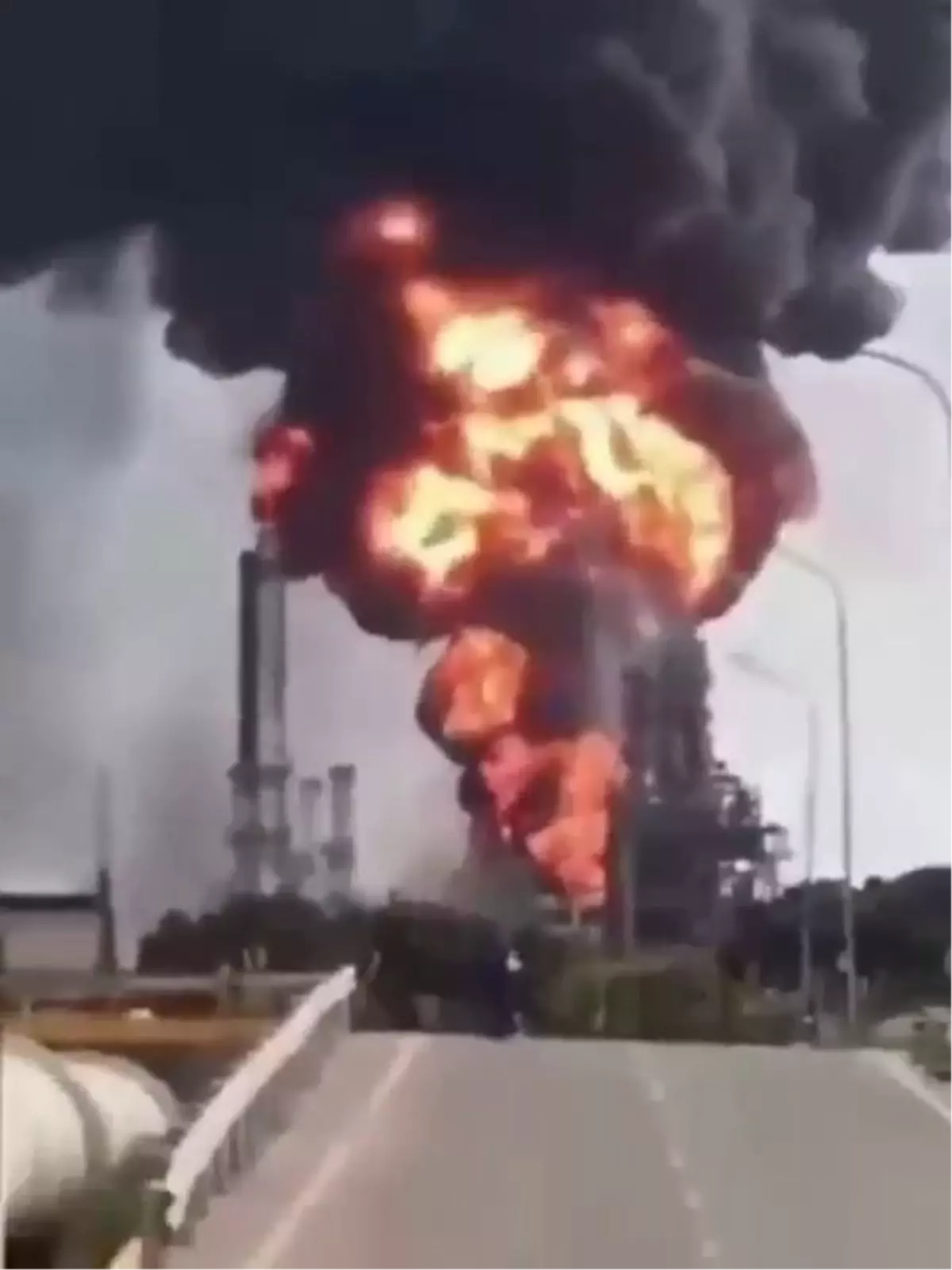 Venezuelada Petrol Tesisinde Patlama