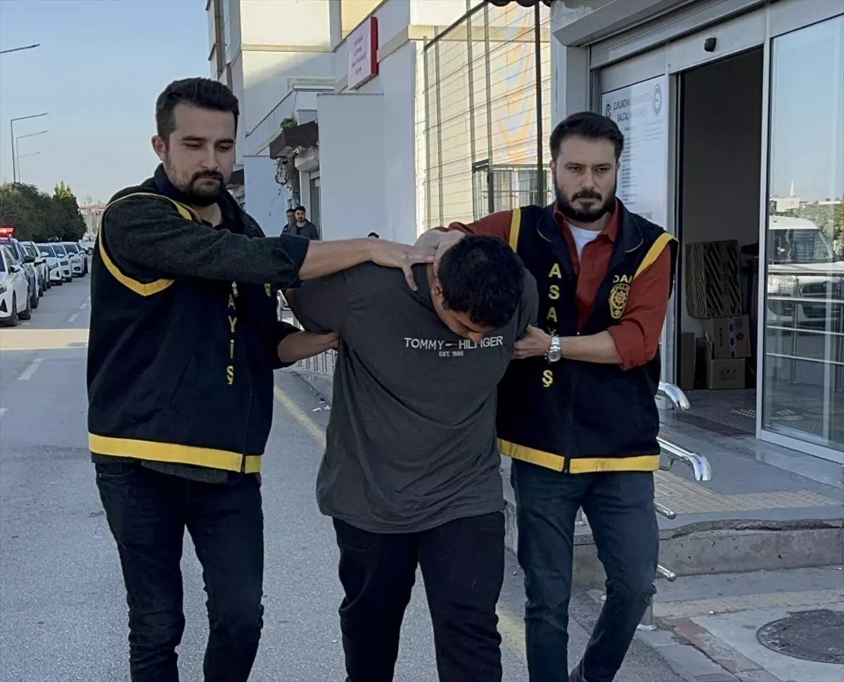 Adana\'da Bıçaklı Kavga: 1 Ölü, 2 Yaralı