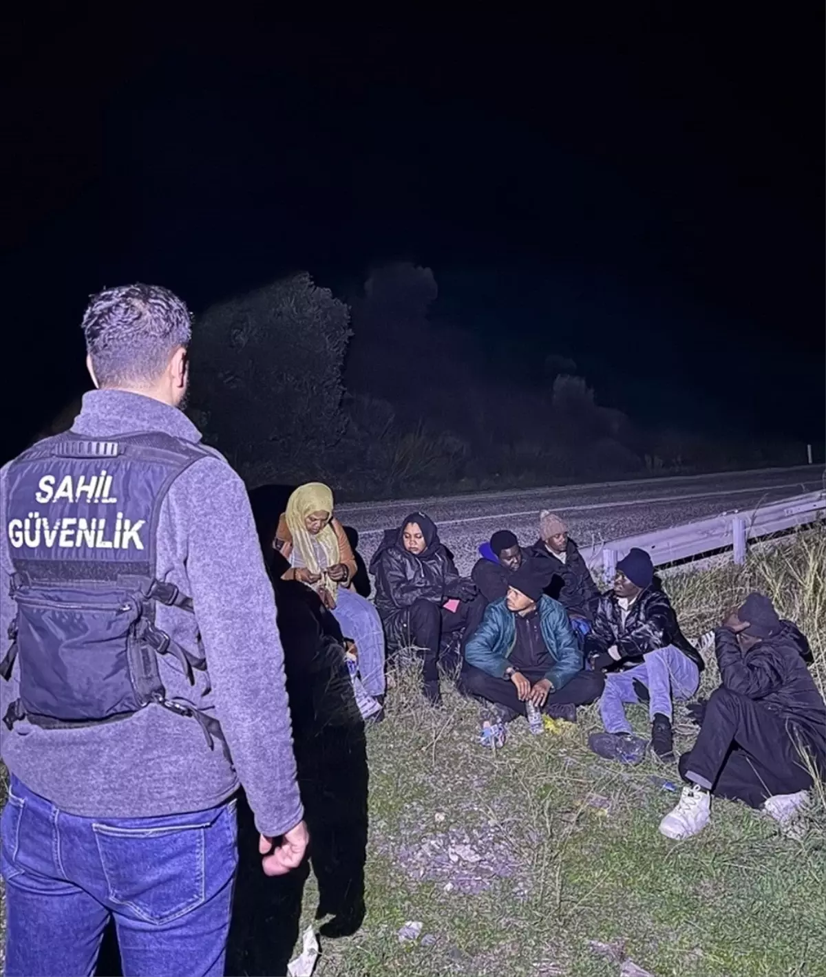 Dikili ve Foça\'da 91 Düzensiz Göçmen Yakalandı