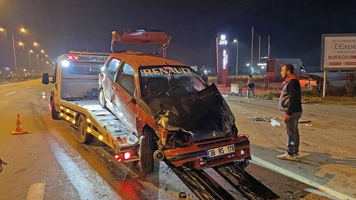 Kayseri\'de Kaza: 1 Ölü, 2 Yaralı
