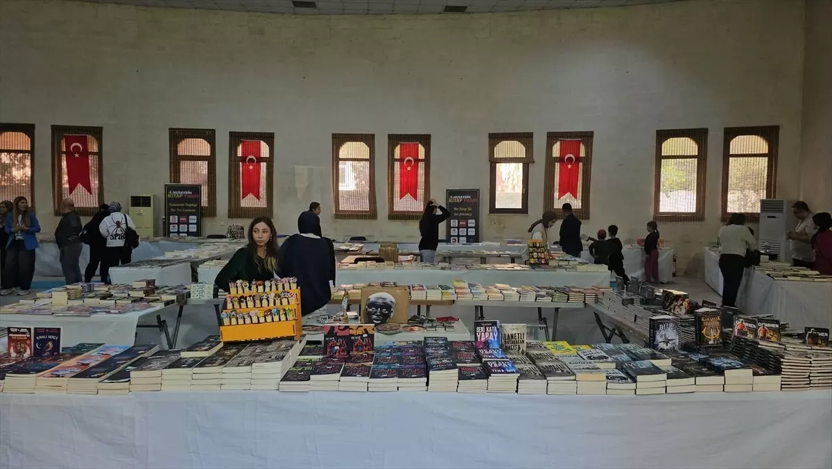 Nusaybin\'de Kitap Fuarı Açıldı
