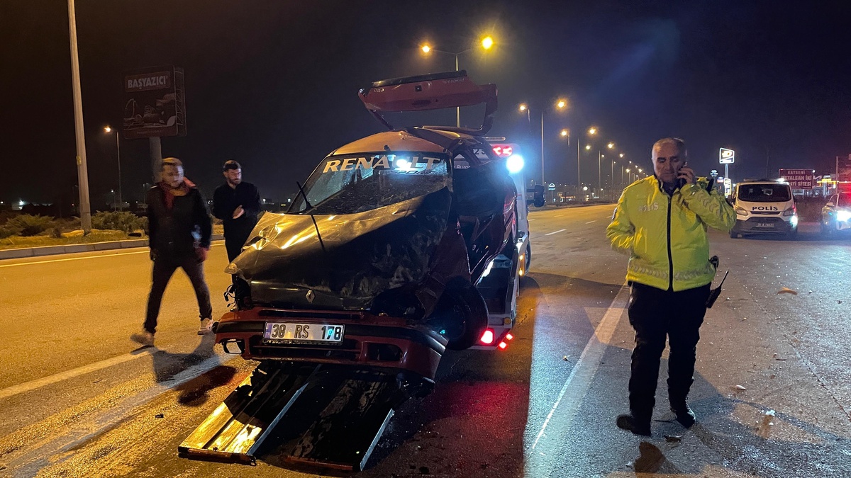 Kayseri\'de Trafik Kazası: 1 Ölü, 2 Yaralı