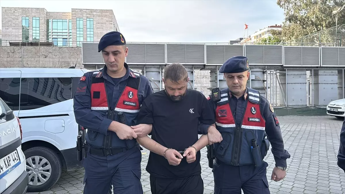 Samsun\'da Uyuşturucu Operasyonu: 2 Bin 460 Hap Ele Geçirildi