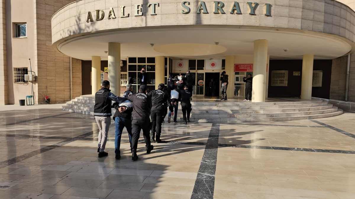 Şanlıurfa\'da Silahlı Kavga: 1 Ölü, 12 Gözaltı