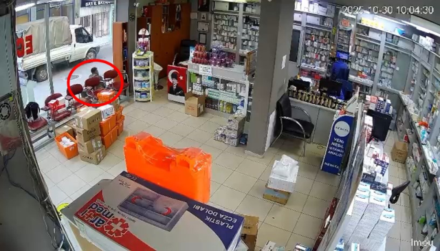 Sokak ortasında taciz! Eczacının kıyafetlerini çıkarmaya çalıştı