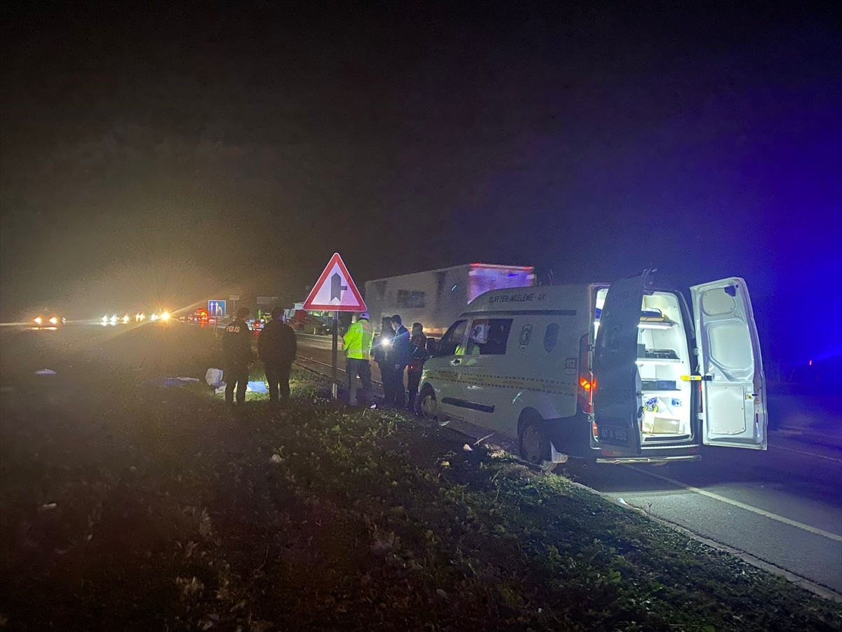 Antalya\'da Yaya Çarpma Kazası: 1 Ölü, 1 Yaralı