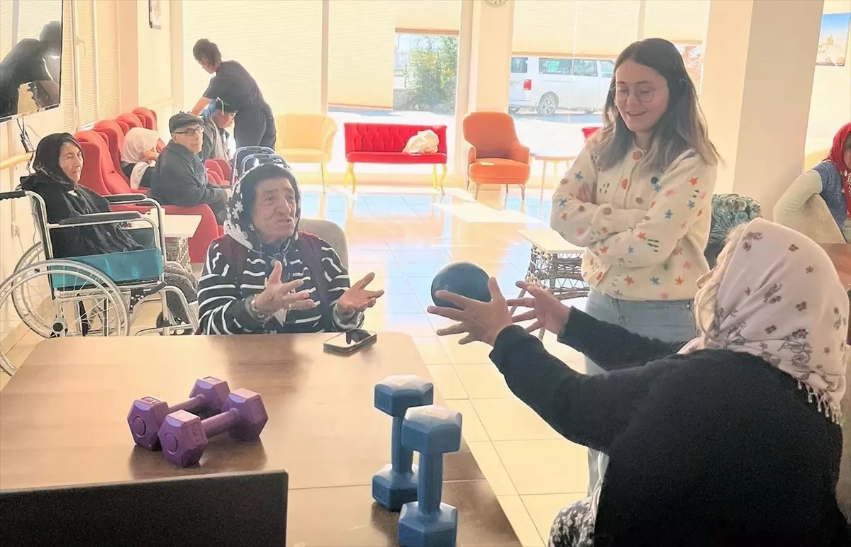 Yaşlılara Fizik Tedavi Desteği