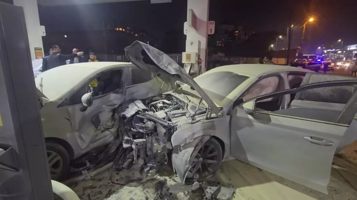 Çekmeköy\'de araç benzinliğe daldı, facianın eşiğinden dönüldü