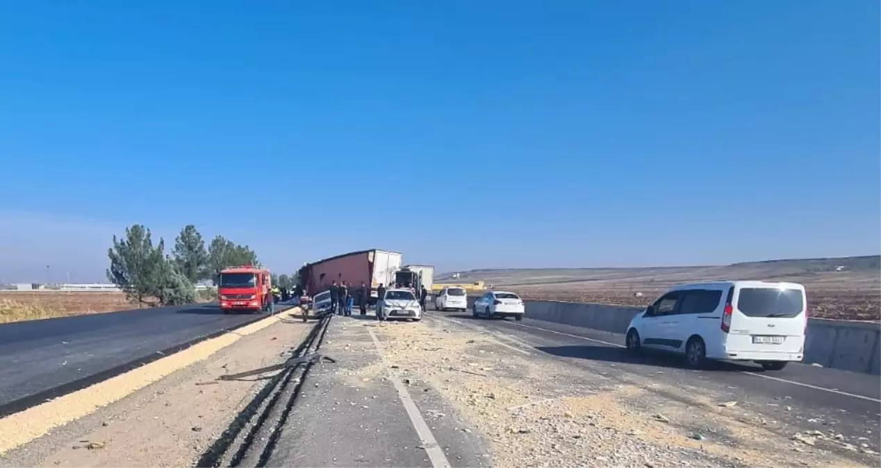 Diyarbakır\'da TIR ve otomobil çarpıştı