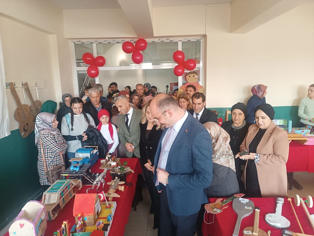Doğanşehir\'de Köklerden Oyuncak Sergisi Açıldı
