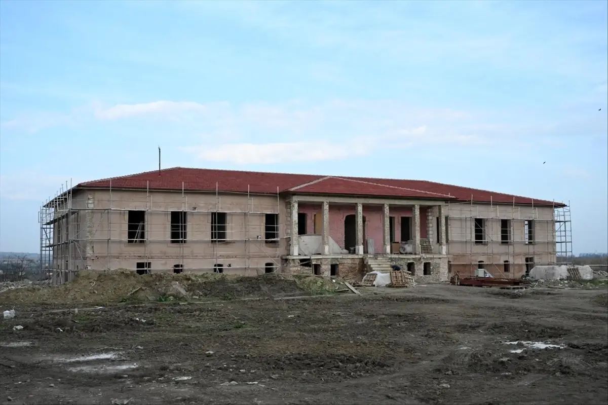 Vali Sezer, Diyanet Akademisi İnşaatını İnceledi