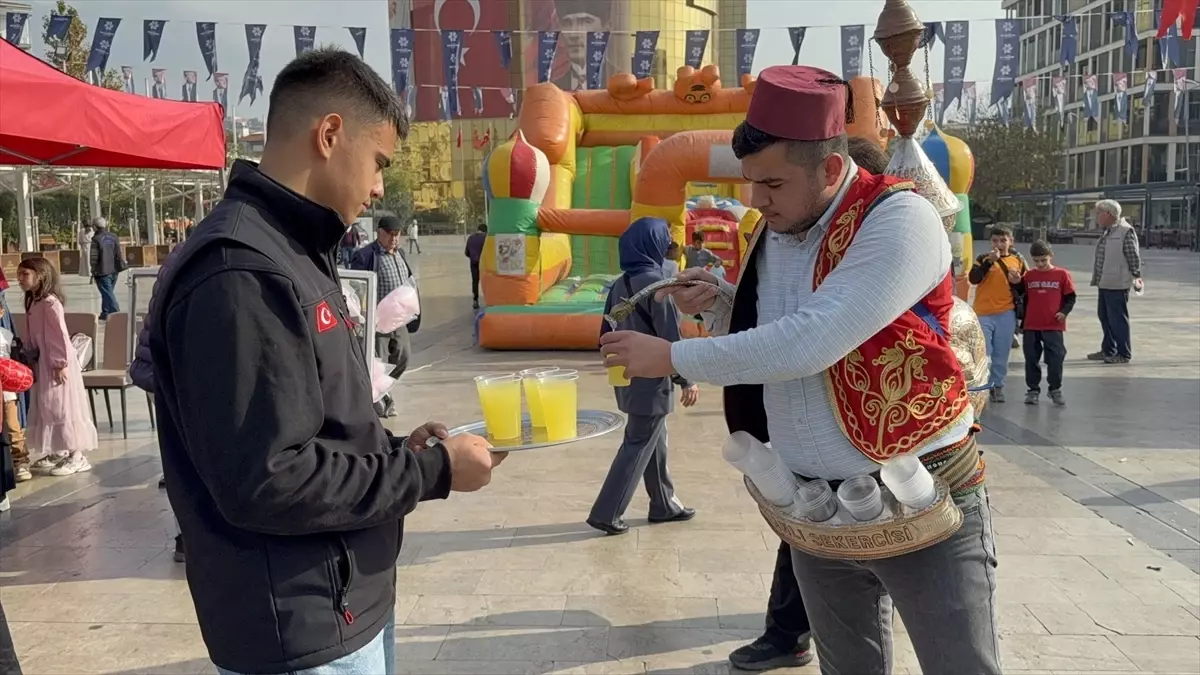 Filistin\'e Destek İçin Hayır Çarşısı