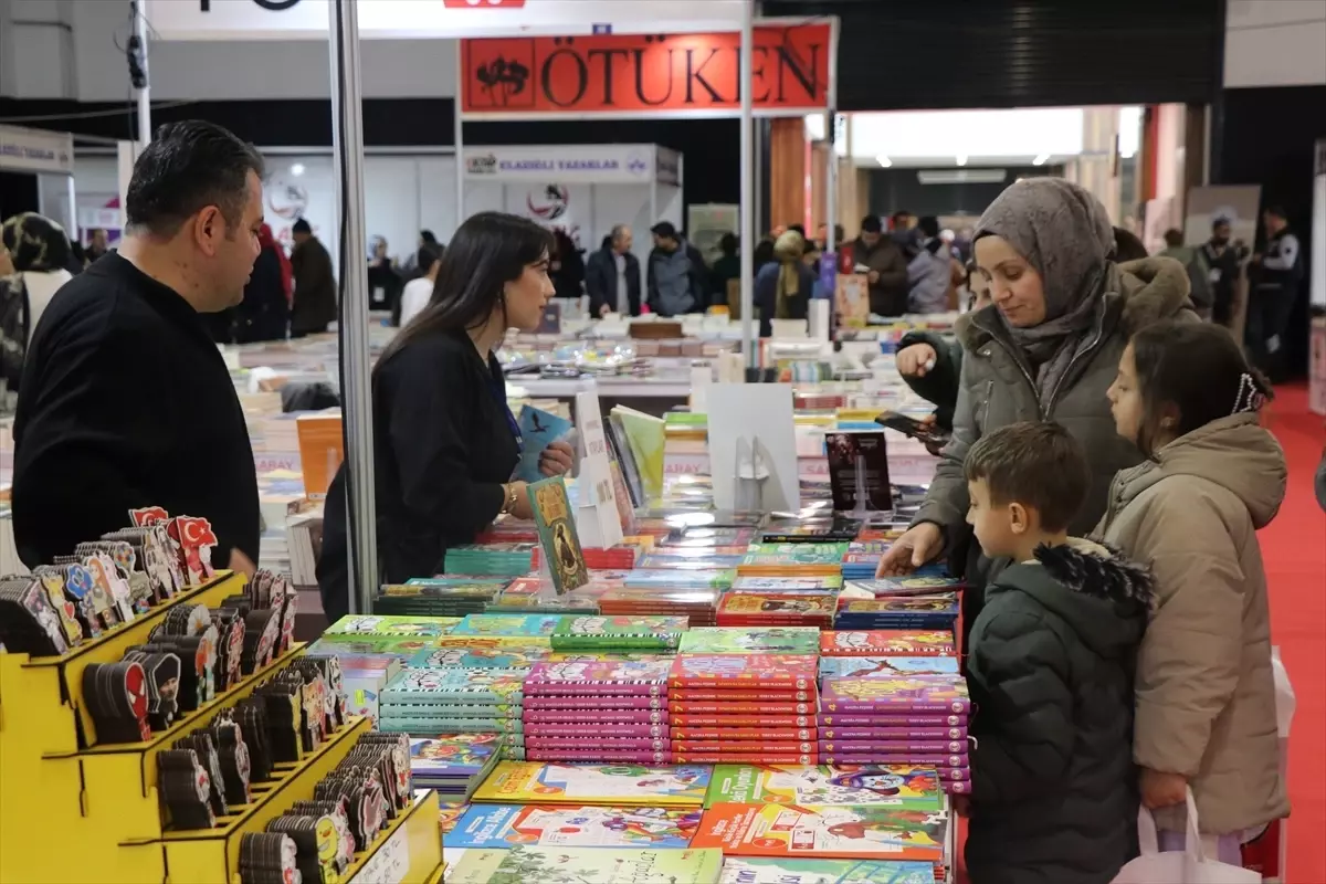 Elazığ\'da 6. Kitap Fuarı Açıldı