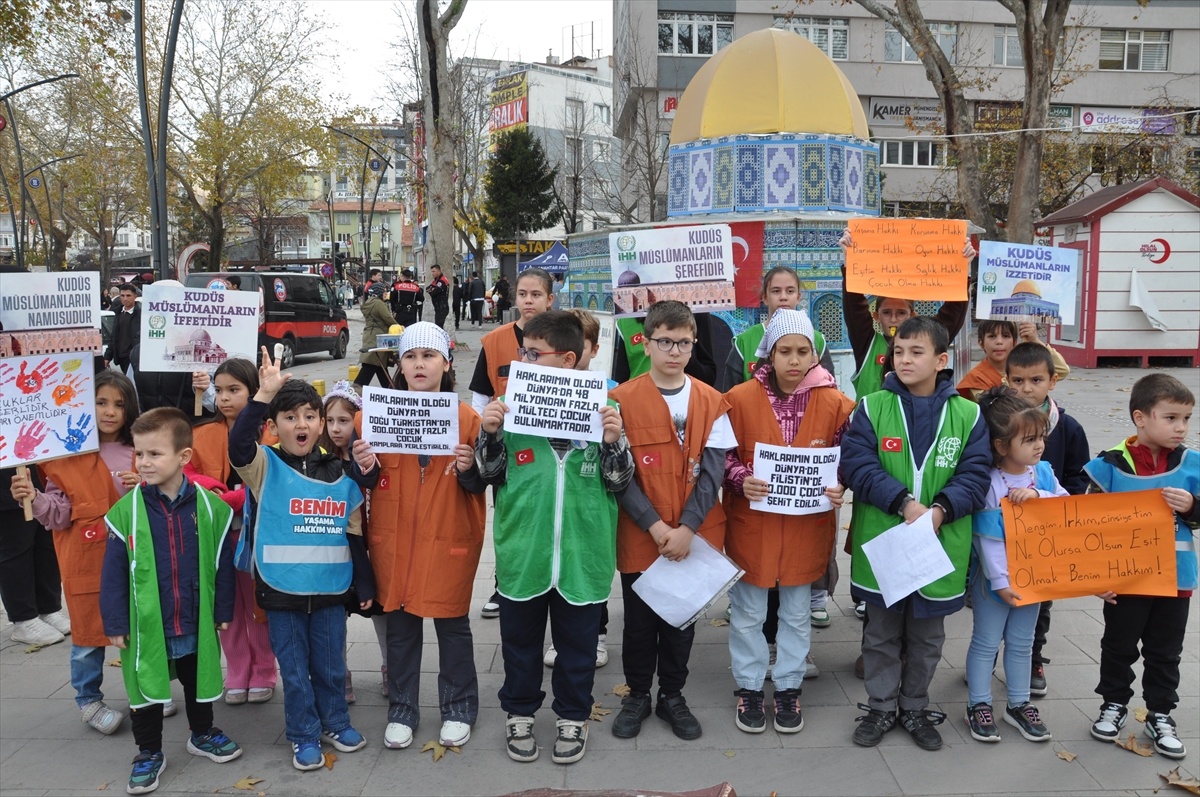 Kütahya\'da çocuklar Filistinli akranlarına destek için yürüdü