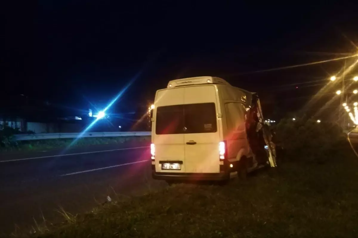 Samsun\'da Minibüs-TIR Kazası: 1 Ölü, 2 Yaralı
