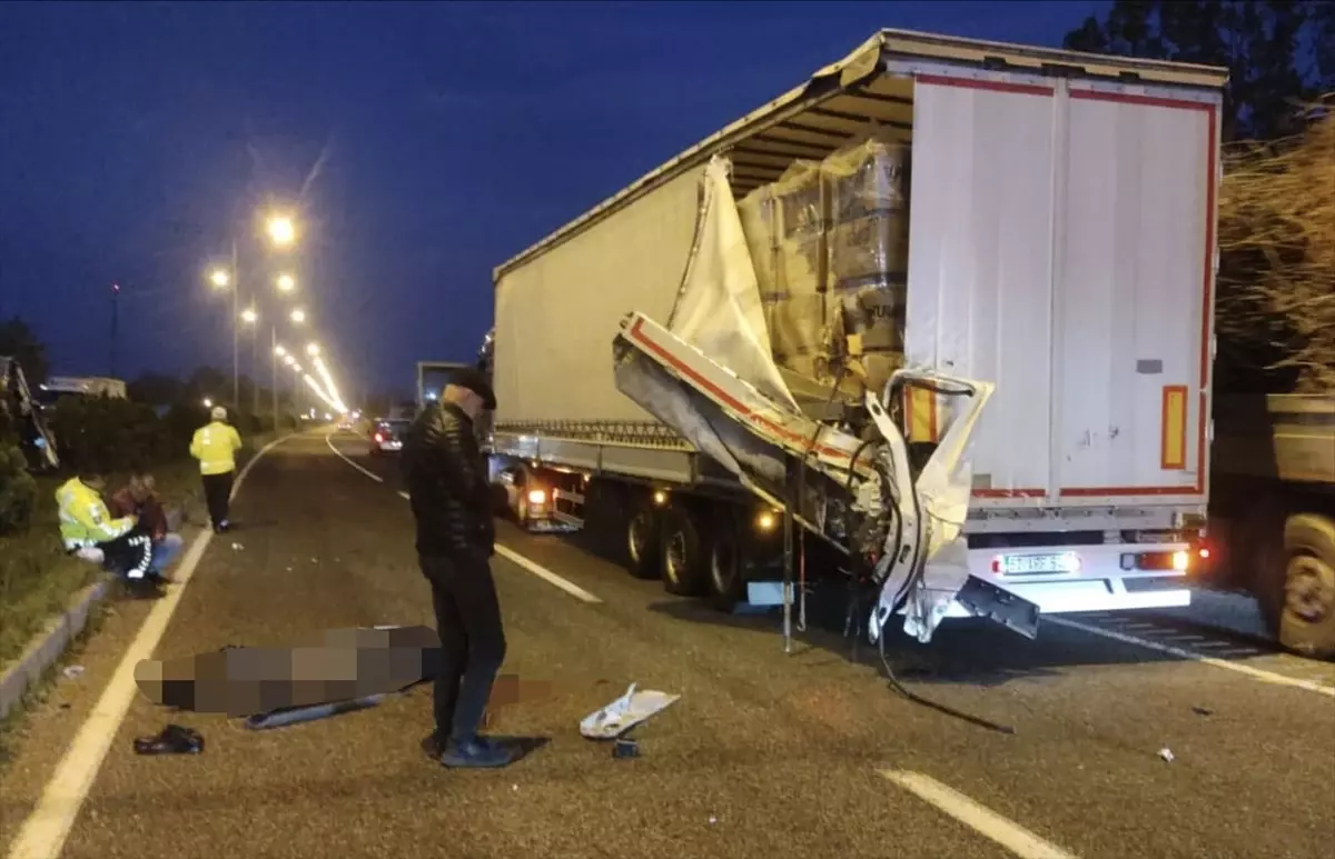 Samsun\'da Minibüs Kazası: 1 Ölü, 1 Yaralı