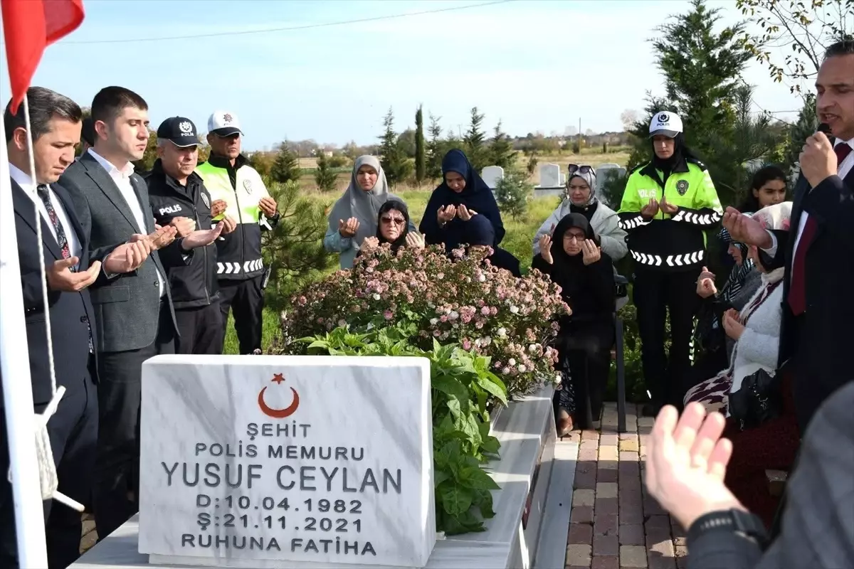 Şehit polis Yusuf Ceylan, mezarı başında anıldı