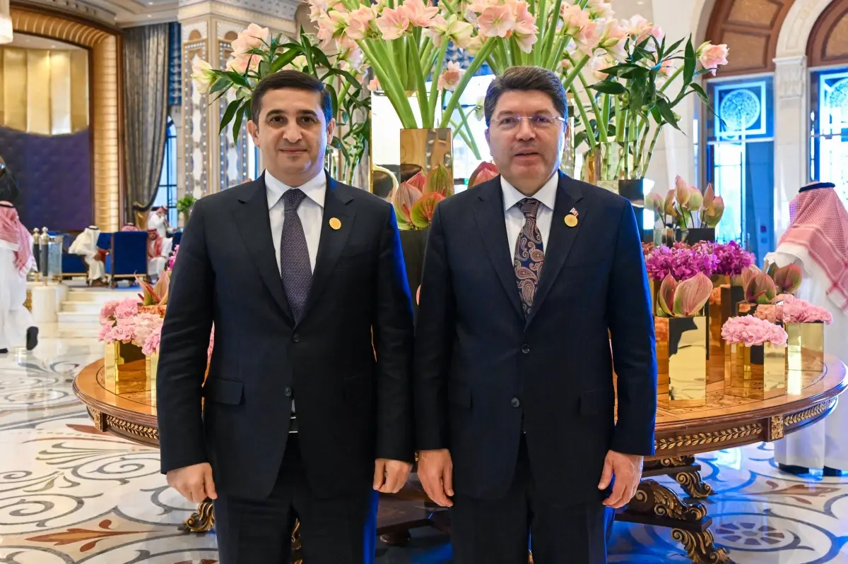 Adalet Bakanı Tunç, Azerbaycan\'la Görüştü