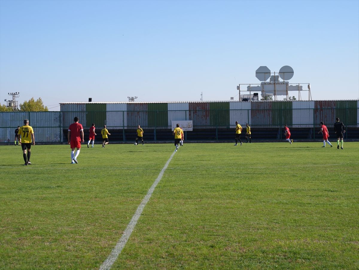 Diyarbakır\'da Öğretmenler Günü Futbol Maçı