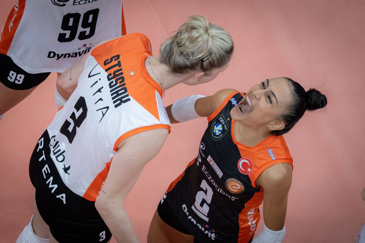 Eczacıbaşı Dynavit 3-0 Galip
