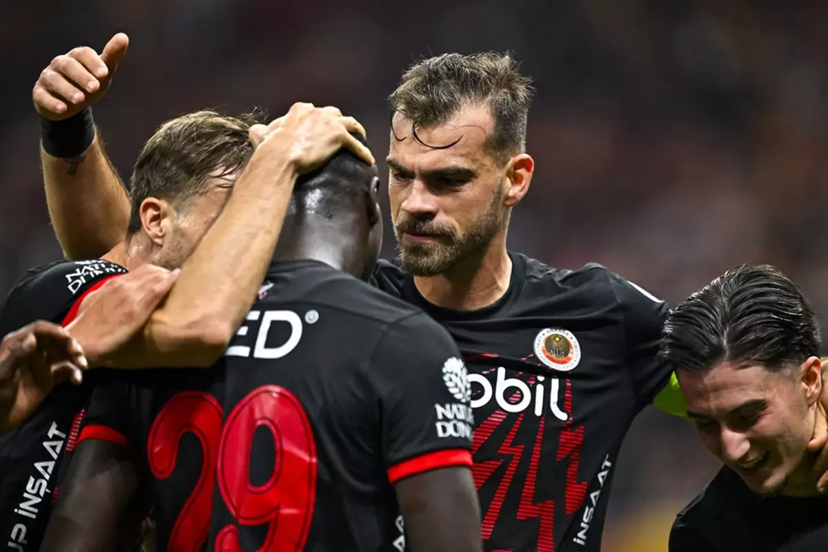 Gençlerbirliği\'nde yenilgiye rağmen yönetimden alkışlanacak hareket