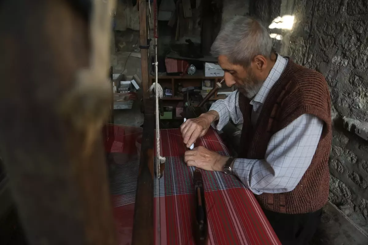 Halep\'in Son Dokuma Ustası: Muhammed Ezrak